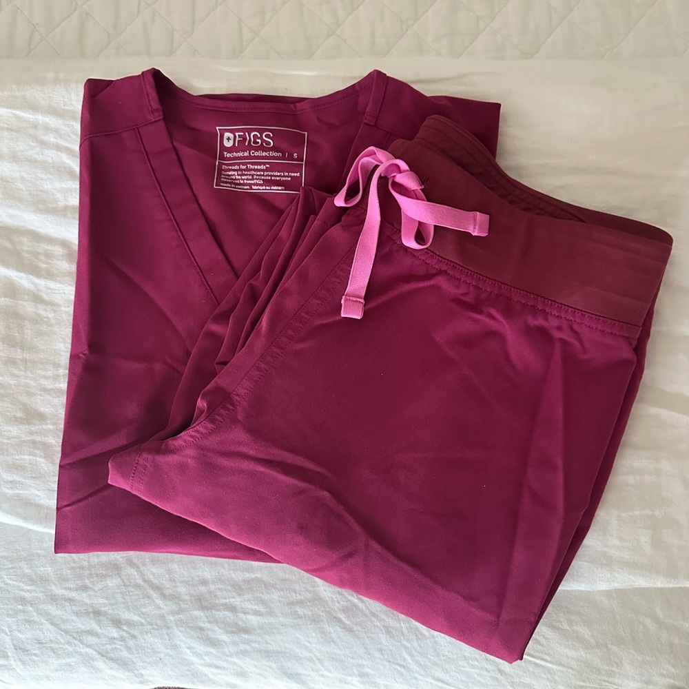 Figs dark magenta set